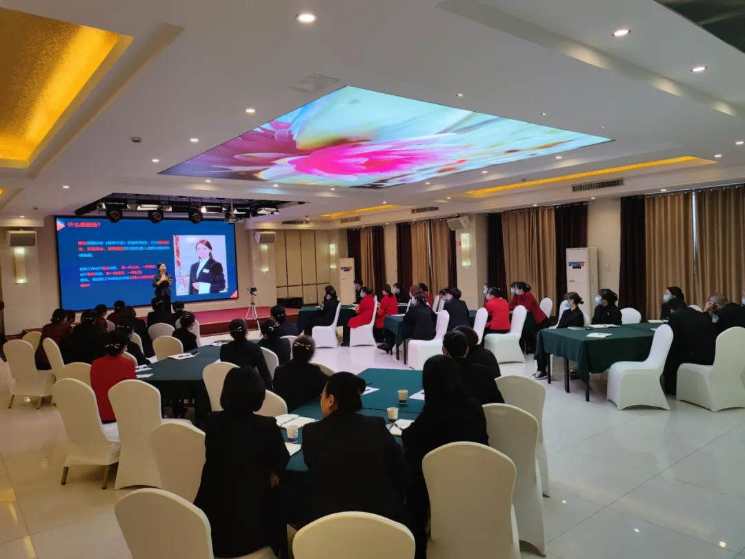 素质缔造优雅形象,礼仪成就优质服务 素质缔造优雅形象,礼仪成就优质服务
