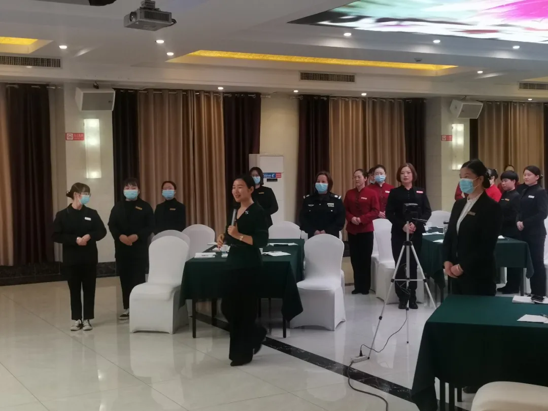 素质缔造优雅形象,礼仪成就优质服务 素质缔造优雅形象,礼仪成就优质服务